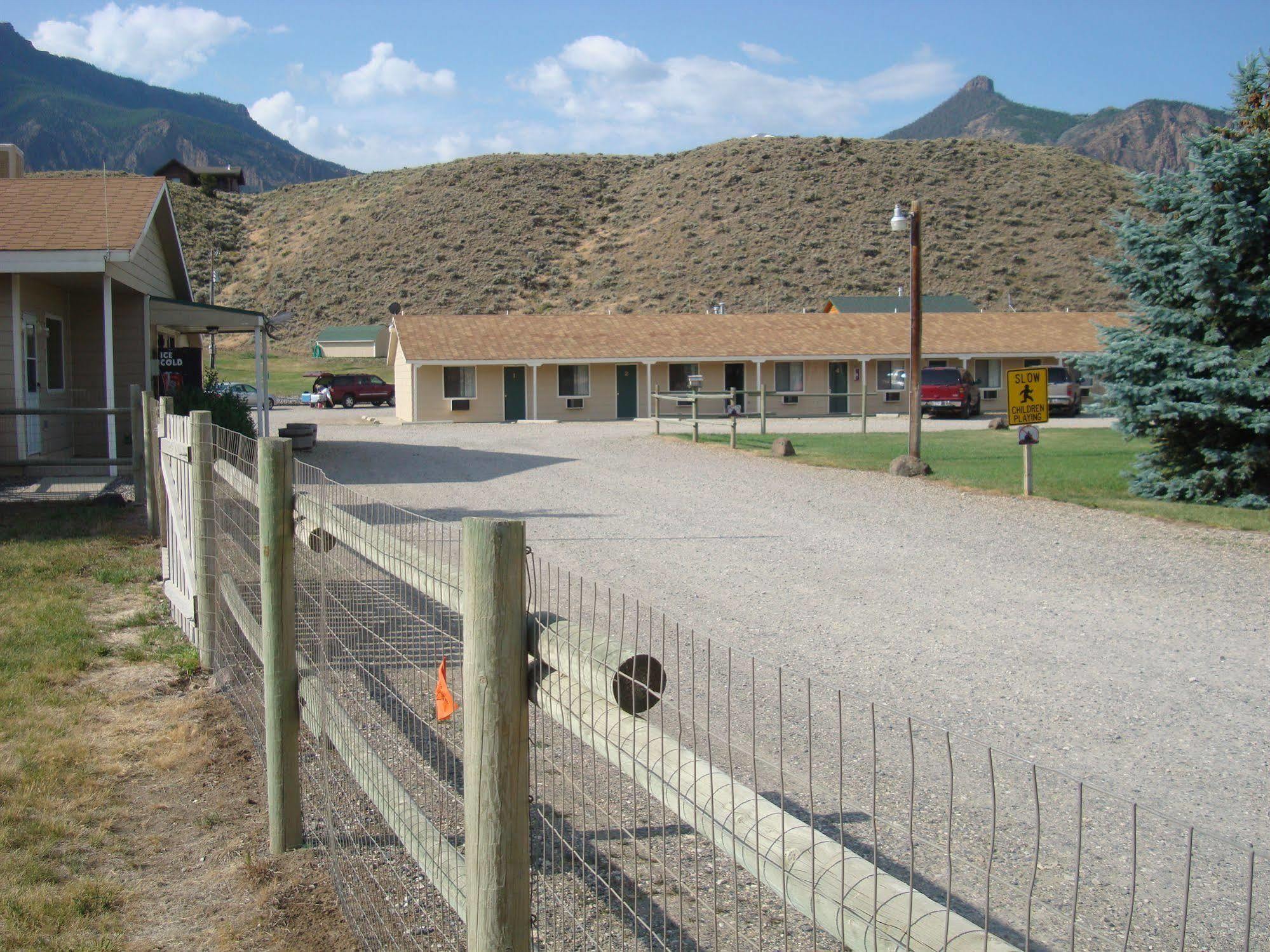 Green Creek Inn And Rv Park Wapiti Exteriér fotografie