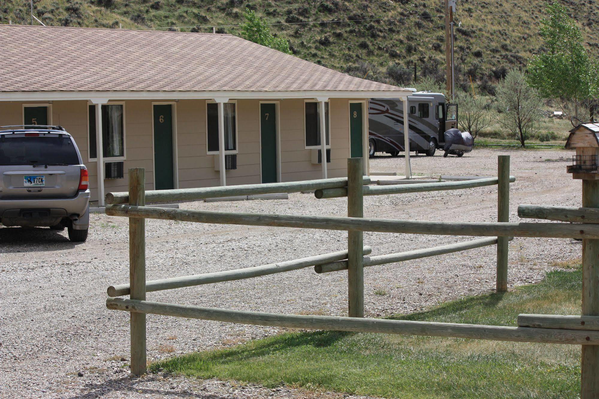 Green Creek Inn And Rv Park Wapiti Exteriér fotografie